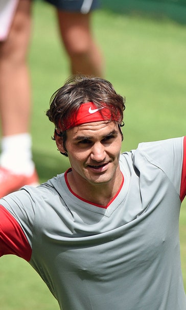 Roger Federer wins Halle opener in 3 sets